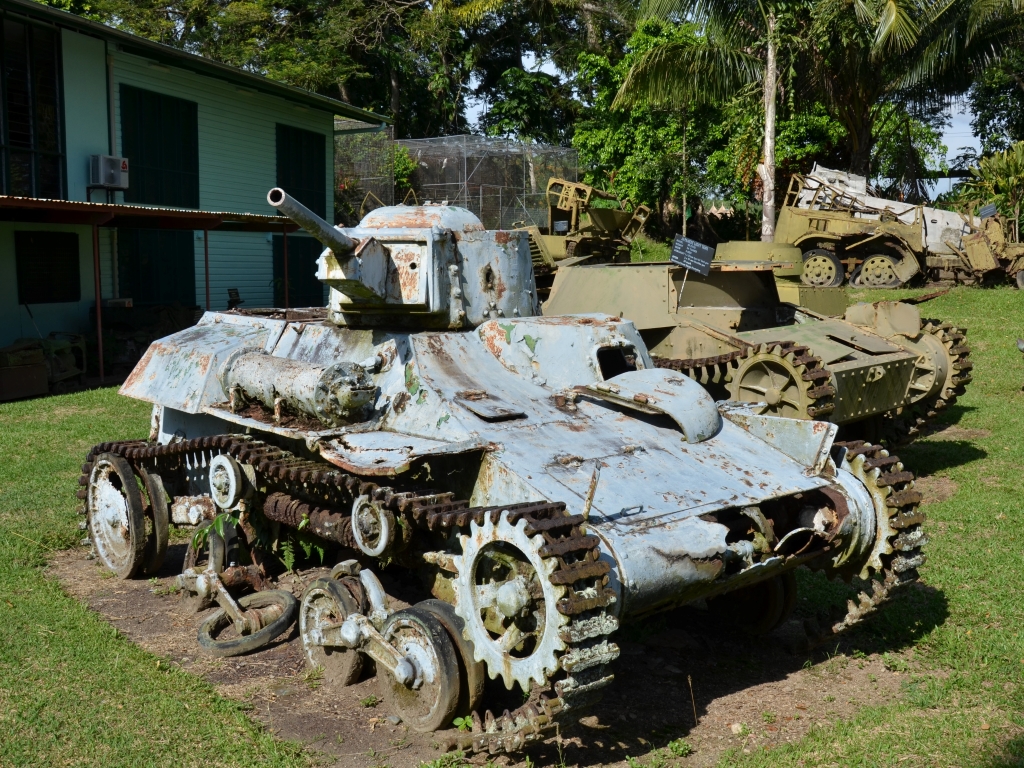 ココポ博物館には太平洋戦争時の旧日本軍の戦車、ゼロ戦など飛行機、大砲、魚雷が屋外展示され、屋内には貴重な文書の写しなどが展示されています